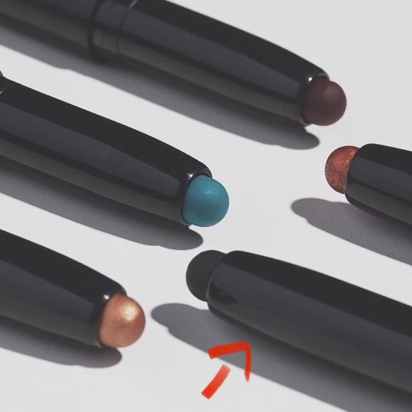 KKW Beauty - Crème Colour Stick (Dramatico) - Picture 4 of 6